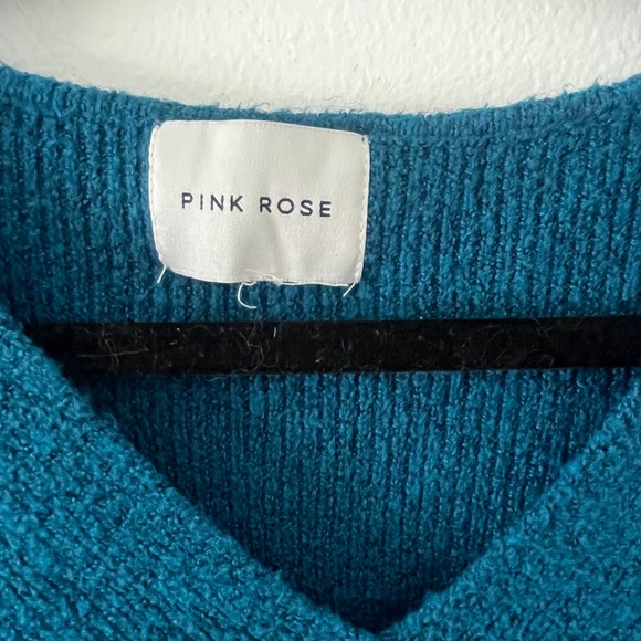 Medium cropped, dark turquoise, long-sleeve sweater, super soft - Picture 3 of 4